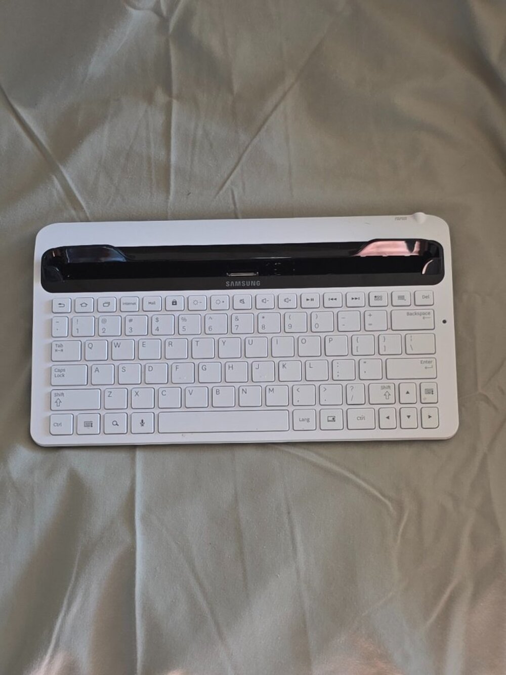 SAMSUNG GALAXY TABLET KEYBOARD Model ECR-K14AWE